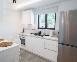 The Royal Blue Andros: Μια όαση άνεσης και διαχρονικής κομψότητας στην Άνδρο