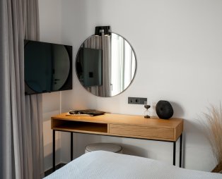 The Royal Blue Andros: Μια όαση άνεσης και διαχρονικής κομψότητας στην Άνδρο