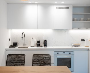 The Royal Blue Andros: Μια όαση άνεσης και διαχρονικής κομψότητας στην Άνδρο