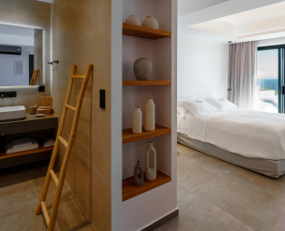 The Royal Blue Andros: Μια όαση άνεσης και διαχρονικής κομψότητας στην Άνδρο