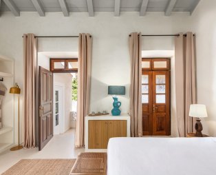 Teresa Spetses: Η παραδοσιακή αρχιτεκτονική των Σπετσών συναντά τη σύγχρονη πολυτέλεια