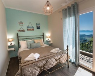 Casa De Blue: A haven in the lush green landscape of Lefkada