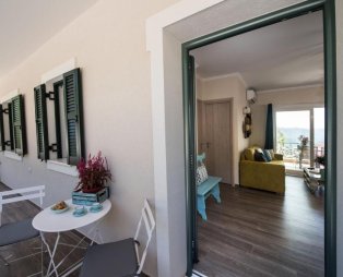 Casa De Blue: A haven in the lush green landscape of Lefkada
