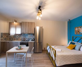 Casa De Blue: A haven in the lush green landscape of Lefkada
