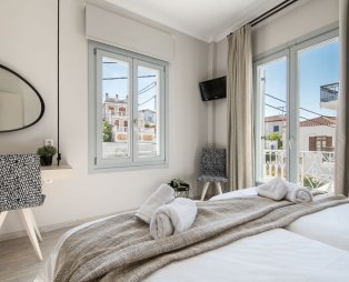 Klimis Hotel: Διαμονή στη γοητευτική καρδιά των Σπετσών