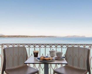 Klimis Hotel: Διαμονή στη γοητευτική καρδιά των Σπετσών