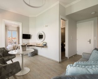 Klimis Hotel: Διαμονή στη γοητευτική καρδιά των Σπετσών