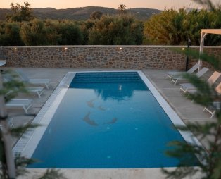 Lithos Suites: Χαλάρωση και αναζωογόνηση στη Φοινικούντα Μεσσηνίας