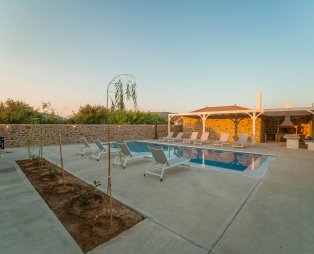 Lithos Suites: Χαλάρωση και αναζωογόνηση στη Φοινικούντα Μεσσηνίας