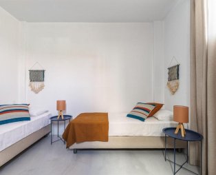 Pearl & Salt: Ήρεμες διακοπές στην Κύθνο με φόντο τη θάλασσα
