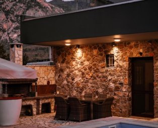 Petrino Villa Sxinos: Serene getaway in Corinthia with panoramic sea and mountain views