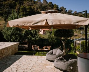 Petrino Villa Sxinos: Serene getaway in Corinthia with panoramic sea and mountain views