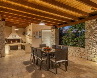 Villa Elva Nafplio: Απόδραση στην καρδιά της φύσης με θέα το Παλαμήδι