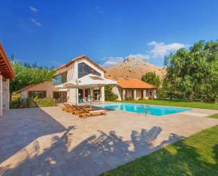 Villa Elva Nafplio: Απόδραση στην καρδιά της φύσης με θέα το Παλαμήδι