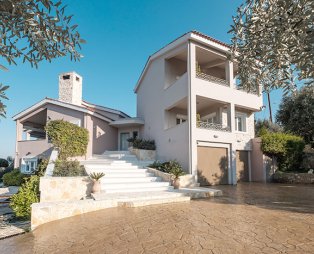 Villa Konstantina: Η άνεση συναντά την πολυτέλεια στο Ναύπλιο