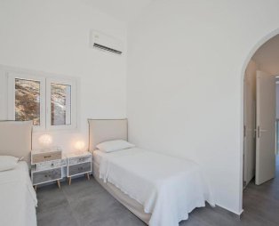 White Wave: Ονειρεμένες διακοπές στα Λουτρά της Κύθνου