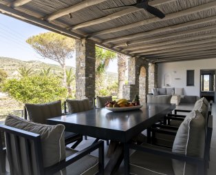Villa Azzuro: Απολαύστε μια πολυτελή και χαλαρωτική διαμονή στην Πάρο
