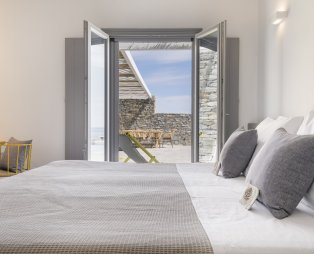 Villa Azzuro: Απολαύστε μια πολυτελή και χαλαρωτική διαμονή στην Πάρο