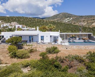 Villa Azzuro: Απολαύστε μια πολυτελή και χαλαρωτική διαμονή στην Πάρο