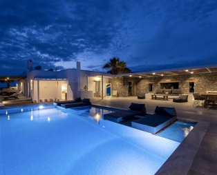 Villa Azzuro: Απολαύστε μια πολυτελή και χαλαρωτική διαμονή στην Πάρο