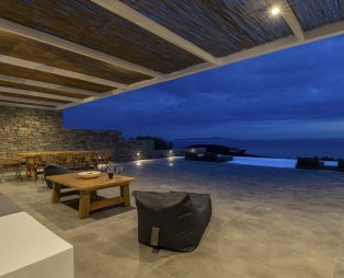 Villa Azzuro: Απολαύστε μια πολυτελή και χαλαρωτική διαμονή στην Πάρο