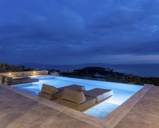 Villa Azzuro: Απολαύστε μια πολυτελή και χαλαρωτική διαμονή στην Πάρο