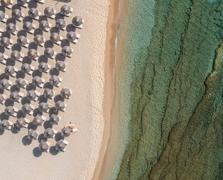 Agrari Beach Mykonos: Τρεις γενιές, μία οικογένεια, μία παράδοση