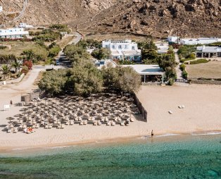 Agrari Beach Mykonos: Τρεις γενιές, μία οικογένεια, μία παράδοση