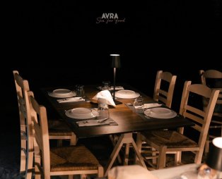 Avra By the Sea: Θαλασσινές γεύσεις δίπλα στο κύμα στη Σιθωνία Χαλκιδικής