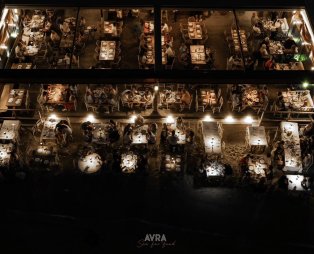 Avra By the Sea: Θαλασσινές γεύσεις δίπλα στο κύμα στη Σιθωνία Χαλκιδικής