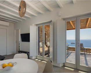 Serene Shore Serifos: Γαλήνια διαμονή με θέα στο Αιγαίο