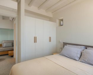 Serene Shore Serifos: Γαλήνια διαμονή με θέα στο Αιγαίο