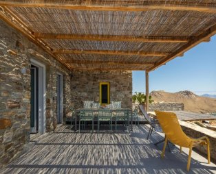 Serene Shore Serifos: Γαλήνια διαμονή με θέα στο Αιγαίο
