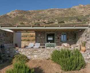 Serifos Dream Houses: Χαλαρωτικές διακοπές στη μαγευτική παραλία Γάνεμα