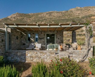 Serifos Dream Houses: Χαλαρωτικές διακοπές στη μαγευτική παραλία Γάνεμα