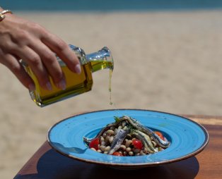Agrari Beach Mykonos: Τρεις γενιές, μία οικογένεια, μία παράδοση