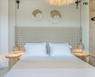 Liostasi Luxury Suites: Accommodation in a lush olive grove in Messinia