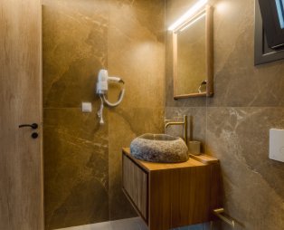 Liostasi Luxury Suites: Accommodation in a lush olive grove in Messinia