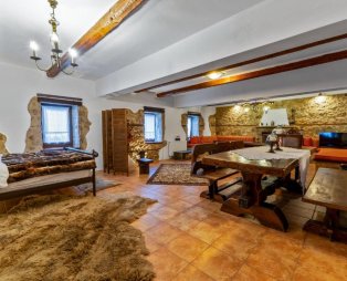 Manor House est. 1890: A historic manor house in the heart of Kastoria