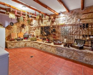 Manor House est. 1890: A historic manor house in the heart of Kastoria