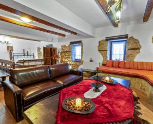 Manor House est. 1890: A historic manor house in the heart of Kastoria