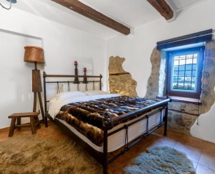 Manor House est. 1890: A historic manor house in the heart of Kastoria