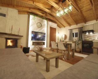 Stone Calm: A stone house for moments of relaxation in Ammoudara Kastoria