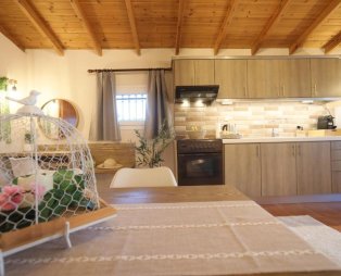 Stone Calm: A stone house for moments of relaxation in Ammoudara Kastoria