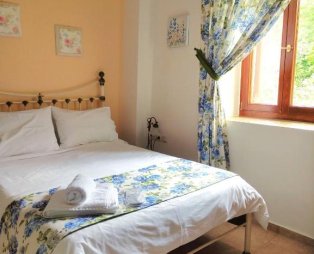 Triantafyllies Guesthouse: Authentic Pelion hospitality in Portaria