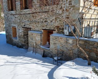 Triantafyllies Guesthouse: Authentic Pelion hospitality in Portaria