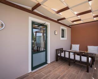 Athina Luxury Villas: Χλιδή και ιδιωτικότητα μεταξύ θάλασσας και βουνού