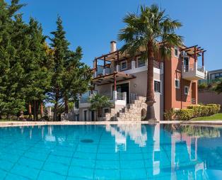 Athina Luxury Villas: Χλιδή και ιδιωτικότητα μεταξύ θάλασσας και βουνού