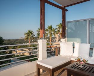 Athina Luxury Villas: Χλιδή και ιδιωτικότητα μεταξύ θάλασσας και βουνού
