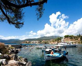 Παραδοσιακό Πάσχα στην Καρδαμύλη – Συνδυάστε βουνό και θάλασσα στο πιο Χολιγουντιανό χωριό της Μάνης [εικόνες]